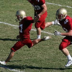 -李轩豪在“湾区杯”象棋大棋士赛中战胜卫冕冠军杨楷文，李轩豪围棋